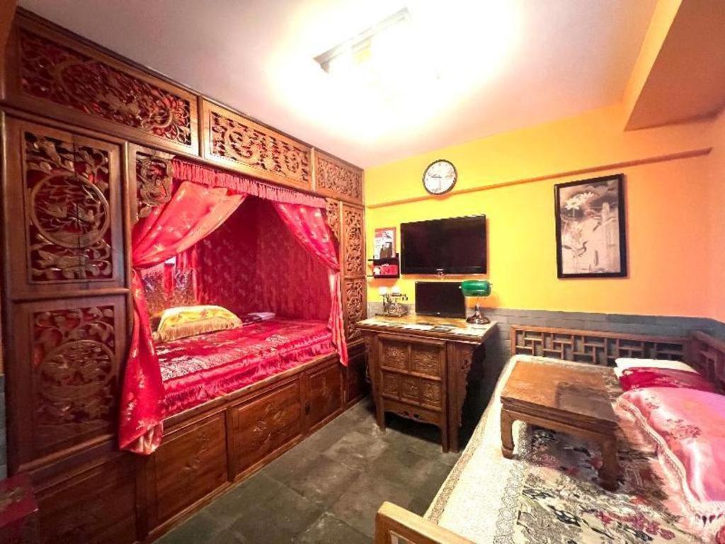 Hotel Double Happiness Courtyard 4*